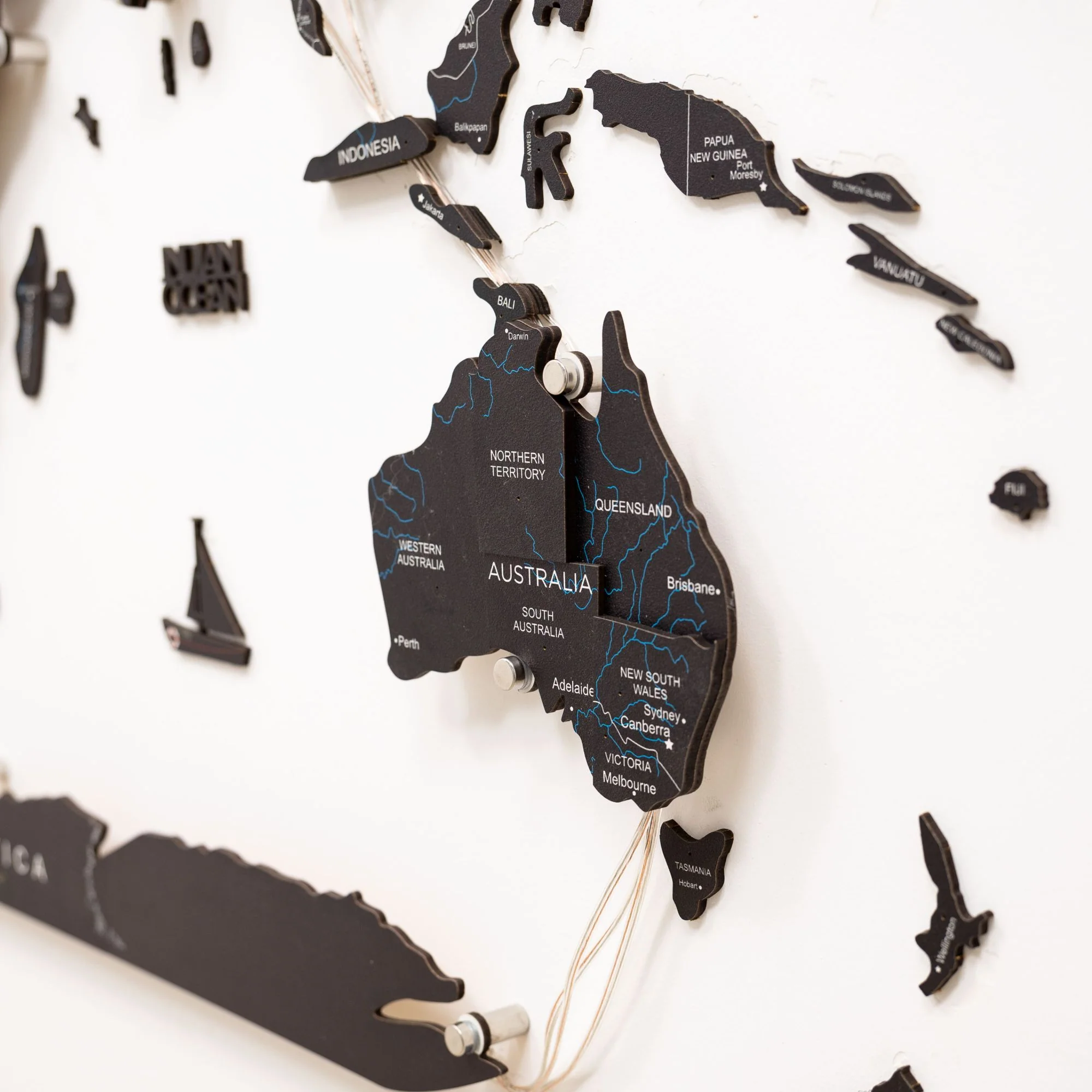 3D LED / LUMINOUS Wooden World Map 3.0 Midnight - Image 11