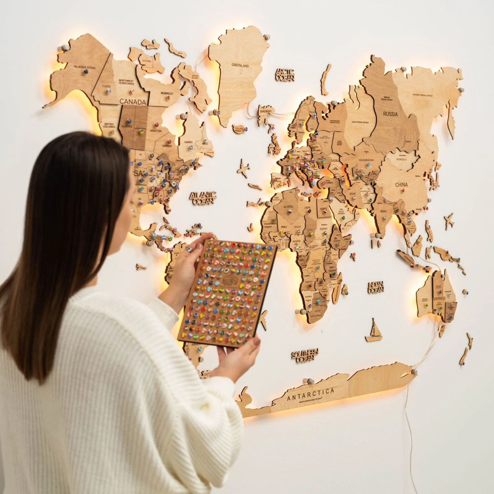 3D LED Wooden World Map 3.0 Gold - Image 10
